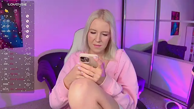 Snapshot of Selenatrend chatting on 19, 9, 2025 Selenatrend online show from 19, 9, 2025