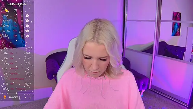 Snapshot of Selenatrend chatting on 14, 10, 2025 Selenatrend online show from 14, 10, 2025