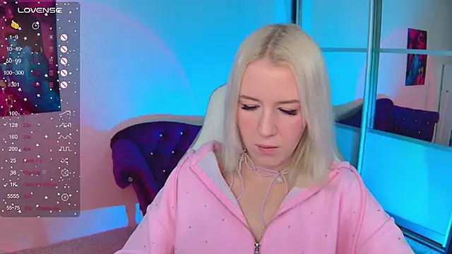 Snapshot of Selenatrend chatting on 17, 10, 2025 Selenatrend online show from 17, 10, 2025