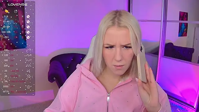 Snapshot of Selenatrend chatting on 19, 10, 2025 Selenatrend online show from 19, 10, 2025