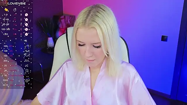 Snapshot of Selenatrend chatting on 21, 10, 2025 Selenatrend online show from 21, 10, 2025