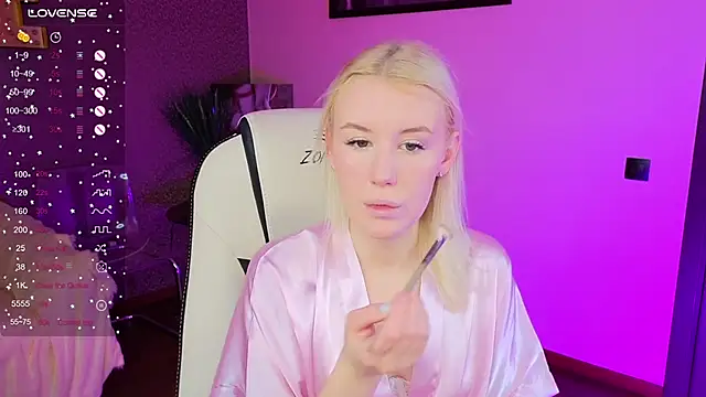 Snapshot of Selenatrend chatting on 3, 12, 2025 Selenatrend online show from 3, 12, 2025