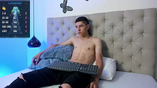 Snapshot of Dei_v_48 chatting on 13, 12, 2024 Dei v 48 online show from 13, 12, 2024