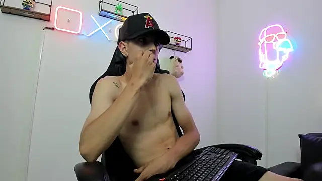 Snapshot of Dei_v_48 chatting on 14, 12, 2024 Dei v 48 online show from 14, 12, 2024