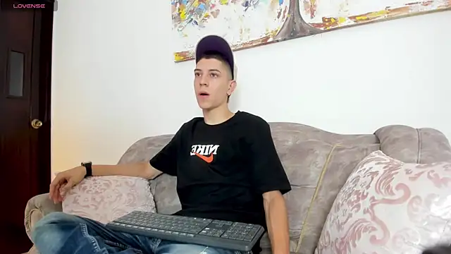 Snapshot of Dei_v_48 chatting on 10, 1, 2025 Dei v 48 online show from 10, 1, 2025