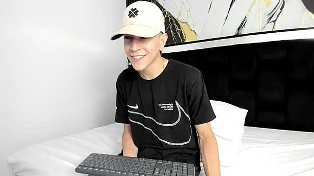 Snapshot of Dei_v_48 chatting on 27, 1, 2025 Dei v 48 online show from 27, 1, 2025