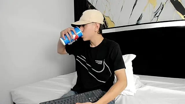 Snapshot of Dei_v_48 chatting on 28, 1, 2025 Dei v 48 online show from 28, 1, 2025