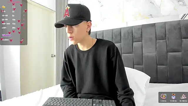 Snapshot of Dei_v_48 chatting on 19, 2, 2025 Dei v 48 online show from 19, 2, 2025