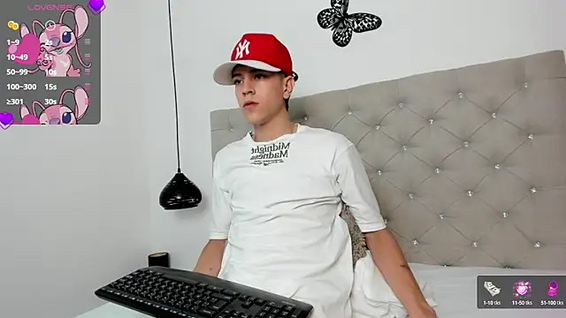 Snapshot of Dei_v_48 chatting on 1, 3, 2025 Dei v 48 online show from 1, 3, 2025