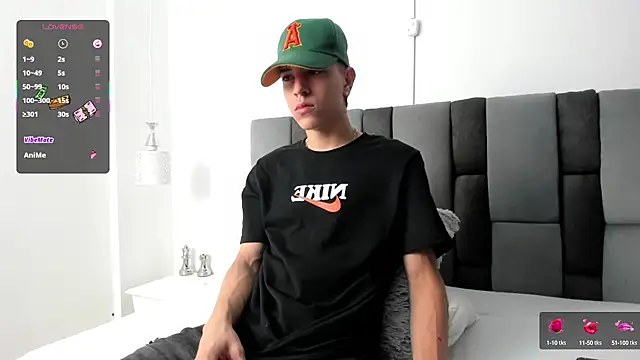 Snapshot of Dei_v_48 chatting on 6, 3, 2025 Dei v 48 online show from 6, 3, 2025