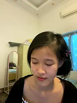 Snapshot of thithi8369 chatting on 8, 12, 2024 thithi8369 online show from 8, 12, 2024