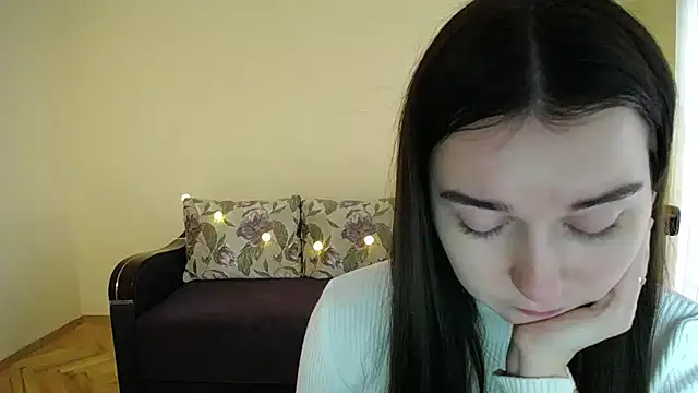 Pretty shy online show from 28, 1, 2025