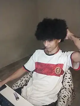 Snapshot of cardrey05 chatting on 22, 12, 2025 cardrey05 online show from 22, 12, 2025