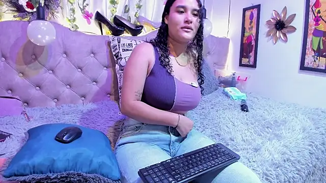 Snapshot of Chanelle_ chatting on 20, 3, 2025 Chanelle  online show from 20, 3, 2025