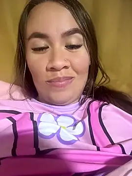 Snapshot of Emiily_lee chatting on 2, 5, 2026 Emiily lee online show from 2, 5, 2026