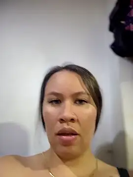 Snapshot of Emiily_lee chatting on 28, 5, 2026 Emiily lee online show from 28, 5, 2026