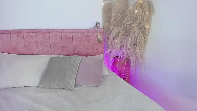 Sofiawilson  online show from 2, 10, 2025