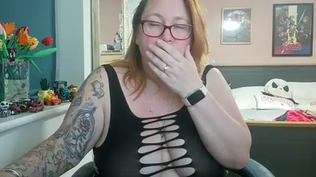 Snapshot of NikiDeeOfficial chatting on 10, 6, 2026 NikiDeeOfficial online show from 10, 6, 2026