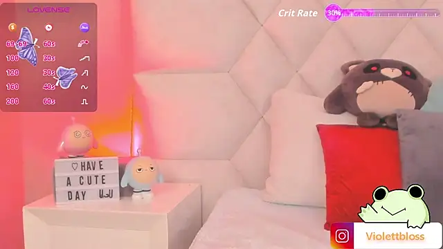 Snapshot of Violettbloss chatting on 11, 10, 2025 Violettbloss online show from 11, 10, 2025