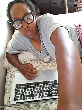Snapshot of madamsensuale chatting on 22, 6, 2026 madamsensuale online show from 22, 6, 2026