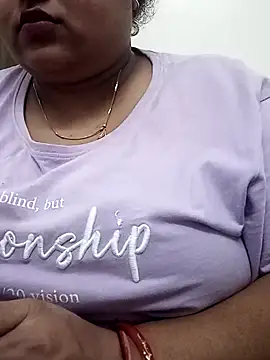 Snapshot of smile_pretty chatting on 2, 12, 2024 smile pretty online show from 2, 12, 2024