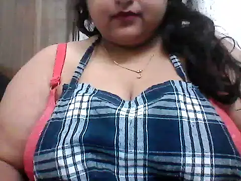 Snapshot of smile_pretty chatting on 12, 12, 2024 smile pretty online show from 12, 12, 2024