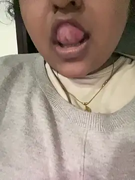 Snapshot of smile_pretty chatting on 1, 1, 2025 smile pretty online show from 1, 1, 2025