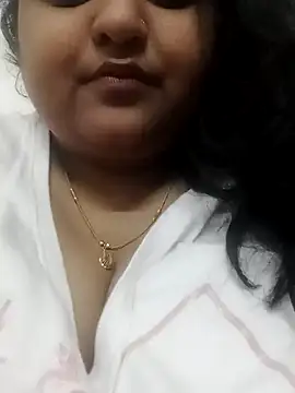 Snapshot of smile_pretty chatting on 5, 2, 2025 smile pretty online show from 5, 2, 2025