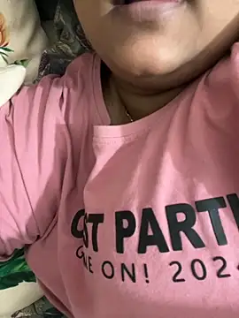 Snapshot of smile_pretty chatting on 11, 11, 2025 smile pretty online show from 11, 11, 2025