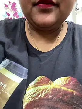 Snapshot of smile_pretty chatting on 3, 12, 2025 smile pretty online show from 3, 12, 2025