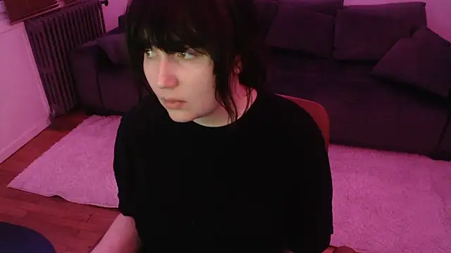 Lynylou online show from 13, 1, 2025