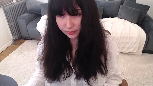 Lynylou online show from 6, 3, 2025