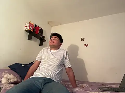 Snapshot of klaxxxon chatting on 27, 2, 2026 klaxxxon online show from 27, 2, 2026