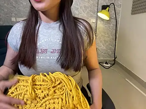 Snapshot of MidnightFlame chatting on 8, 12, 2024 MidnightFlame online show from 8, 12, 2024