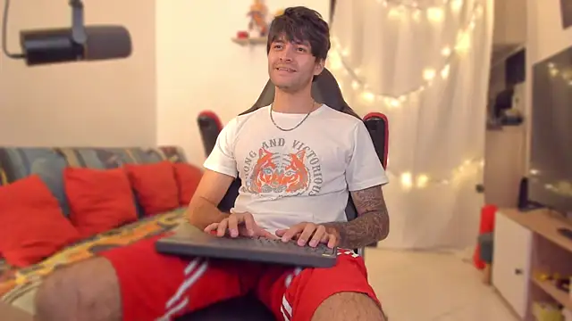 Snapshot of justin_stark7 chatting on 19, 12, 2025 justin stark7 online show from 19, 12, 2025