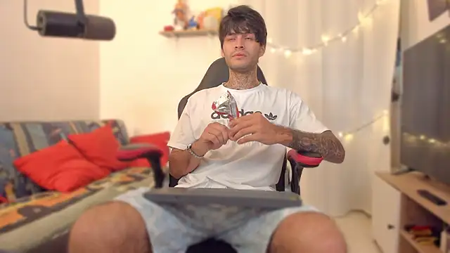 Snapshot of justin_stark7 chatting on 12, 2, 2026 justin stark7 online show from 12, 2, 2026