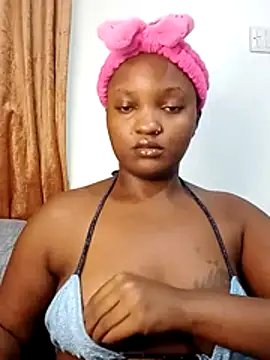 Snapshot of Ebony_butt chatting on 2, 12, 2025 Ebony butt online show from 2, 12, 2025