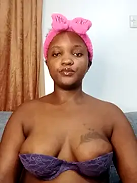 Snapshot of Ebony_butt chatting on 4, 12, 2025 Ebony butt online show from 4, 12, 2025