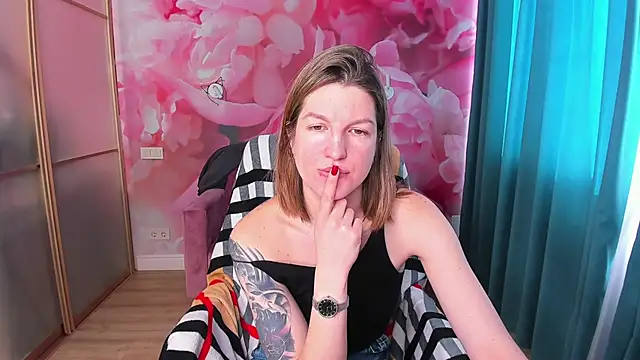 EmilyWalkeri online show from 23, 2, 2025