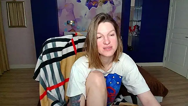 EmilyWalkeri online show from 8, 3, 2025