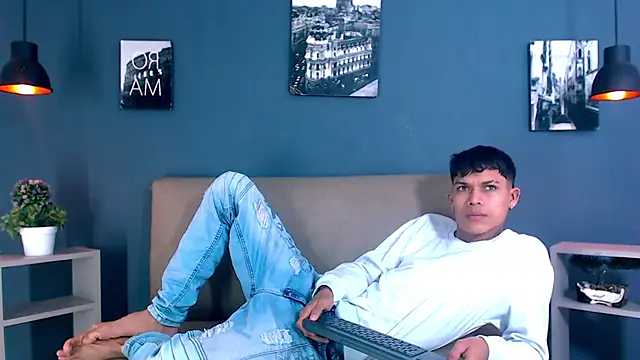 Levis Montes online show from 24, 12, 2024