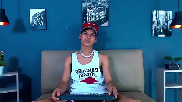 Levis Montes online show from 2, 2, 2025