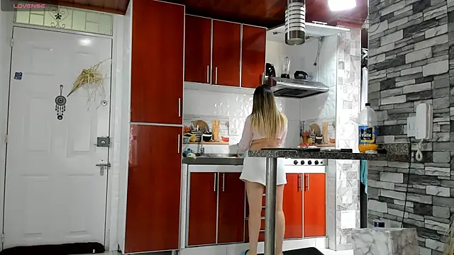 Snapshot of cindy_love2 chatting on 14, 10, 2025 cindy love2 online show from 14, 10, 2025