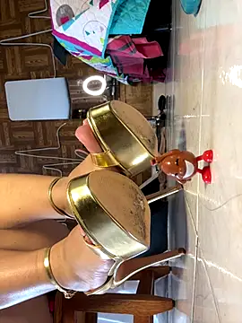 Snapshot of Cristina_Vanegas631 chatting on 13, 12, 2025 Cristina Vanegas631 online show from 13, 12, 2025