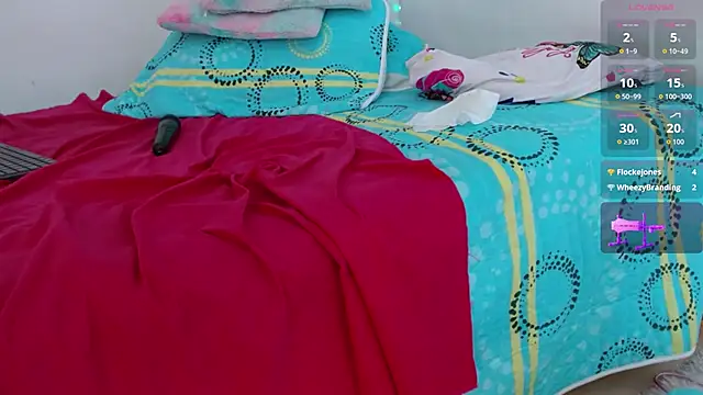 Snapshot of Emelyross_ chatting on 8, 1, 2026 Emelyross online show from 8, 1, 2026