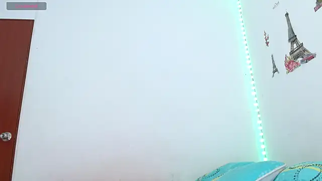 Snapshot of Emelyross_ chatting on 18, 2, 2026 Emelyross online show from 18, 2, 2026