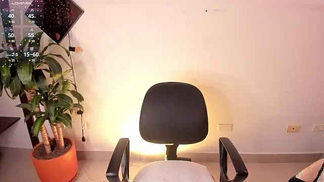 Snapshot of Agatha_Vixen chatting on 12, 3, 2025 Agatha Vixen online show from 12, 3, 2025