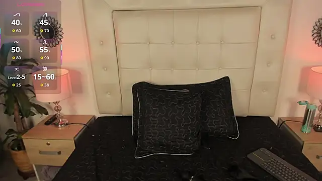 Snapshot of Agatha_Vixen chatting on 12, 9, 2025 Agatha Vixen online show from 12, 9, 2025