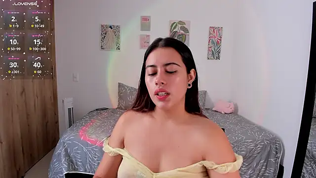 Snapshot of Agatha_Vixen chatting on 16, 11, 2025 Agatha Vixen online show from 16, 11, 2025