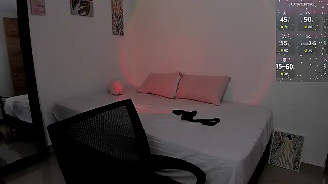 Snapshot of Agatha_Vixen chatting on 2, 12, 2025 Agatha Vixen online show from 2, 12, 2025